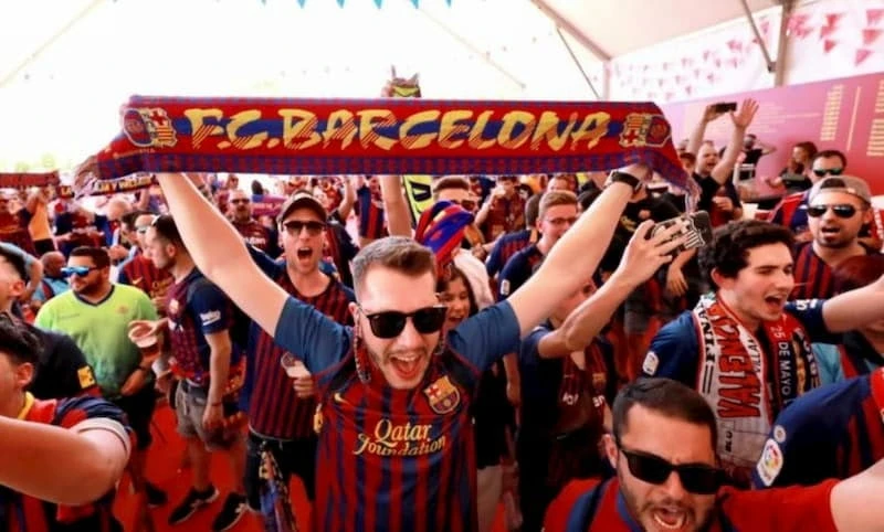 Cổ động viên Barcelona cảm thấy vui vẻ và tự hào với cái tên Cules 