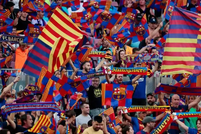 Ngoài Cules, Fan của Barcelona còn gọi là Blaugrana 